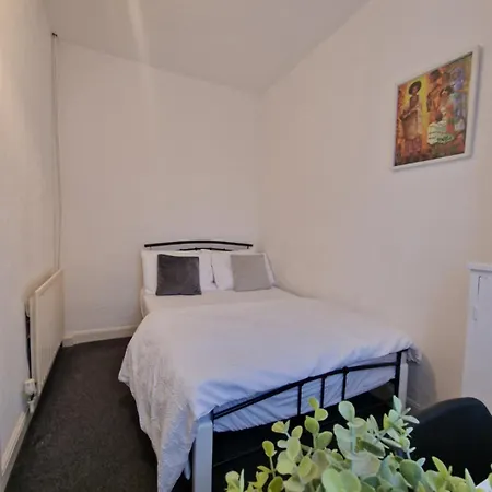 Nice Living Serviced Accommodations 10 Coventry Exterior photo