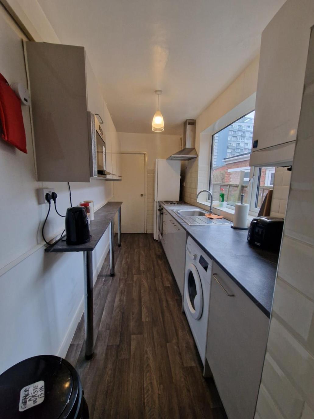 Проживание в семье Living Serviced 10 *